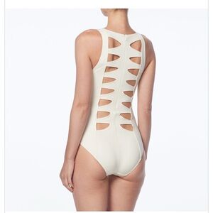 NWT! CARMEN MARC VALVO HIGH NECK ONE PIECE SWIMSUIT WAVE TEXTURE Ivory Size 14